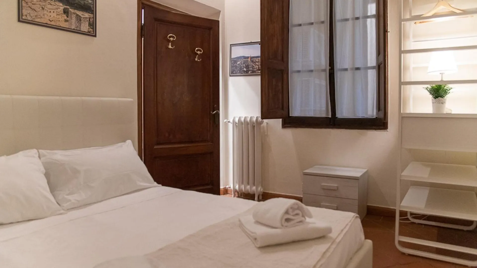 ** Guest house Coco Places Soggiorno Panerai, Centro Storico Florence Italy